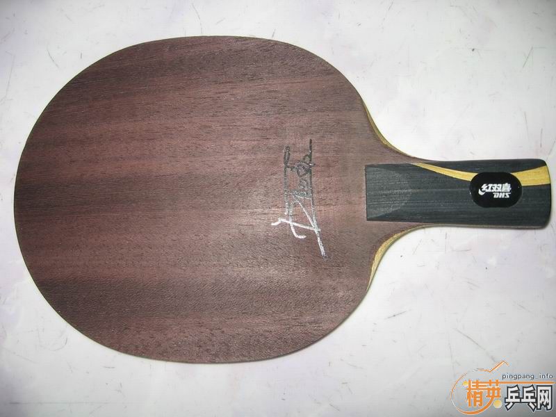 ���˰����560����,С����550��������Ӻ��׽�