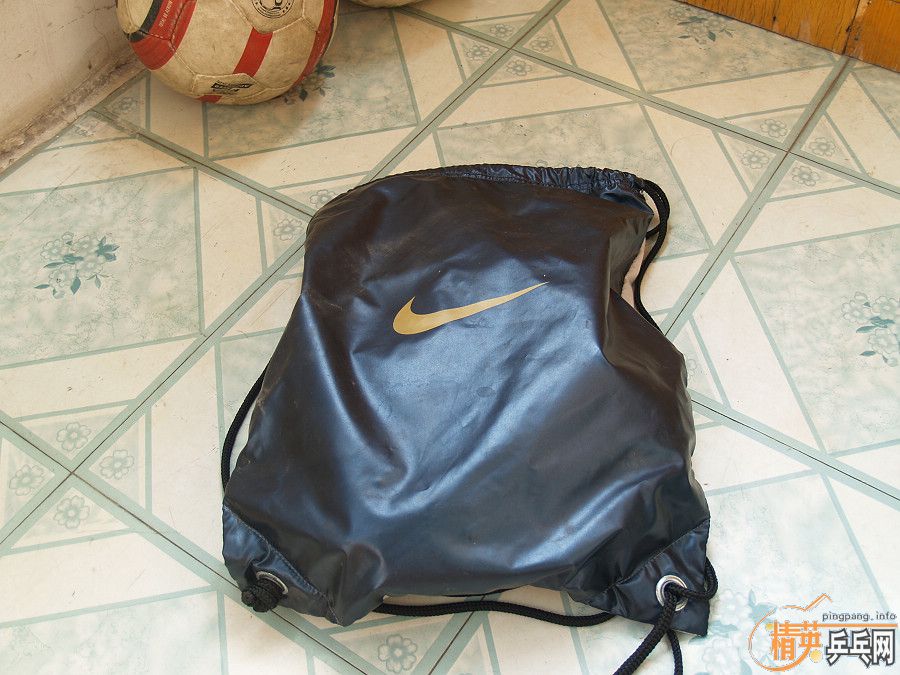 ƹ����������������𣬽�����һ�£���Ь���׽�����