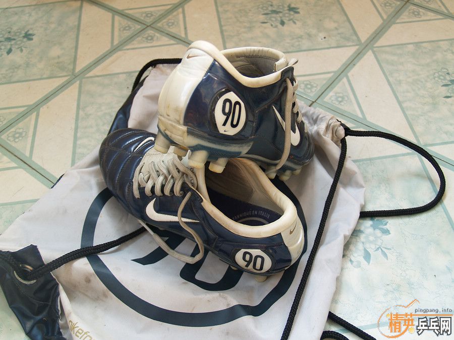 ƹ����������������𣬽�����һ�£���Ь���׽�����