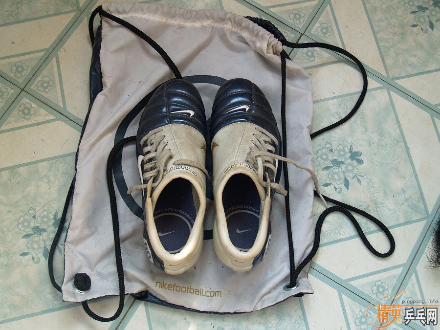 ƹ����������������𣬽�����һ�£���Ь���׽�����