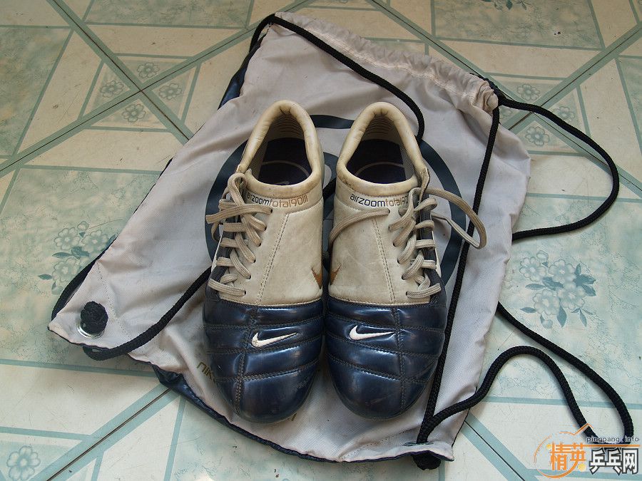 ƹ����������������𣬽�����һ�£���Ь���׽�����