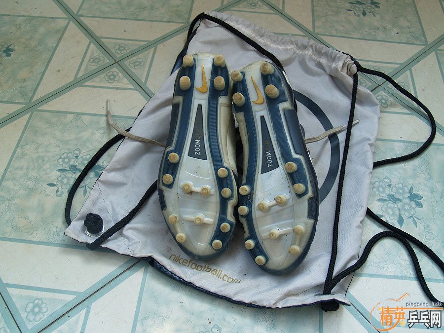 ƹ����������������𣬽�����һ�£���Ь���׽�����