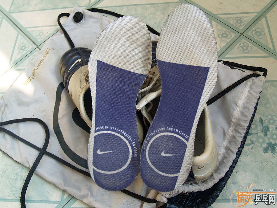 ƹ����������������𣬽�����һ�£���Ь���׽�����