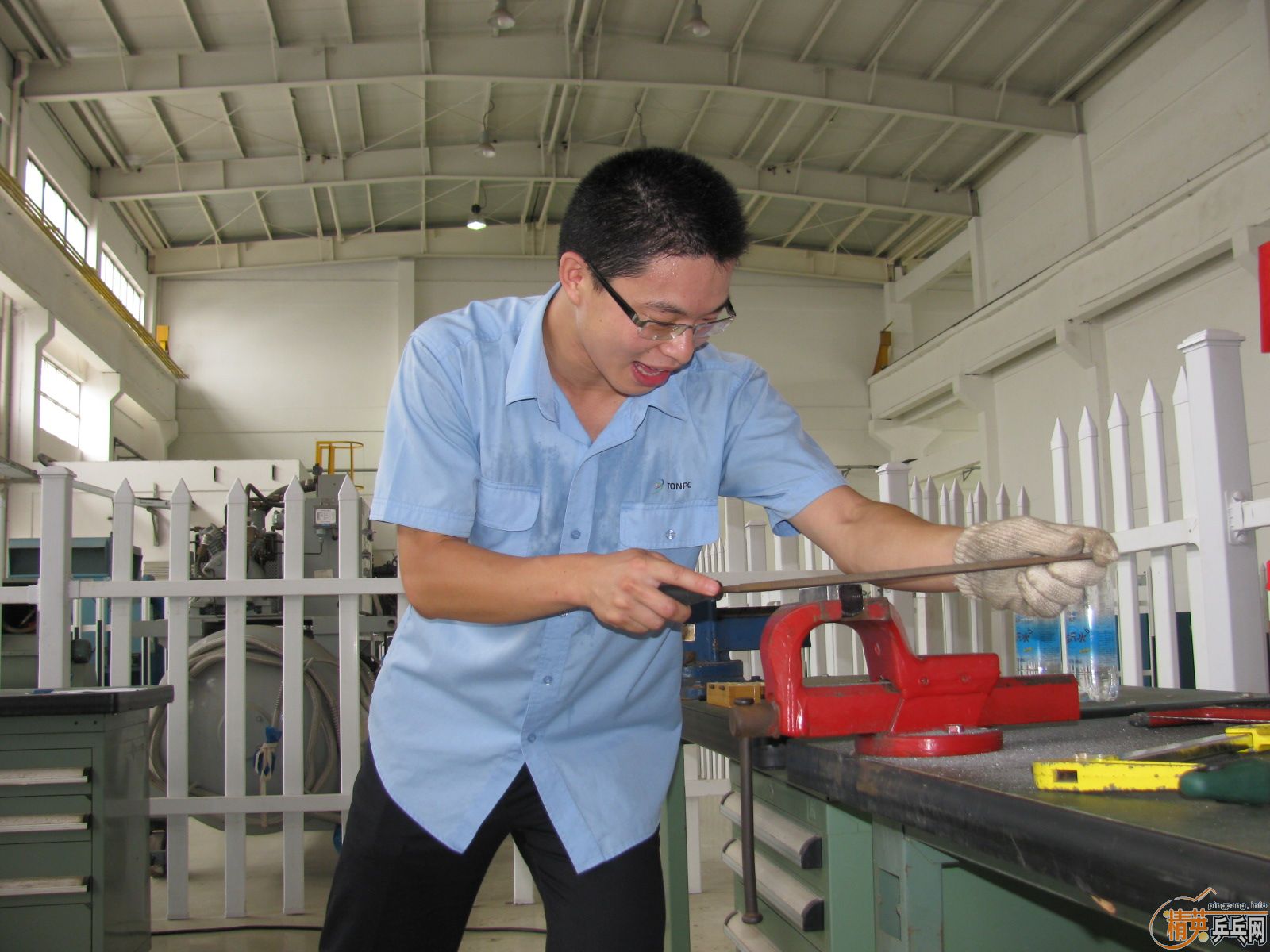 <STRONG><FONT color=#ff0000 size=4>����˲�䣬������䡣���������ӱ�������60����ƹ�����Ѹ�����ͼ����������Ӣӭ����ϵ�л֮��</FONT></STRONG>