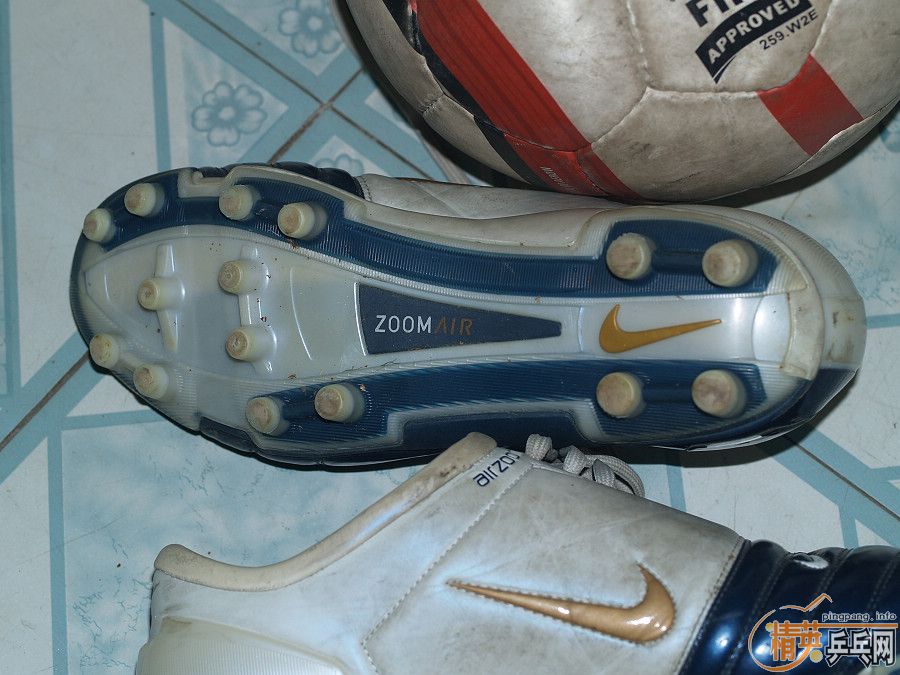 ƹ����������������𣬽�����һ�£���Ь���׽�����