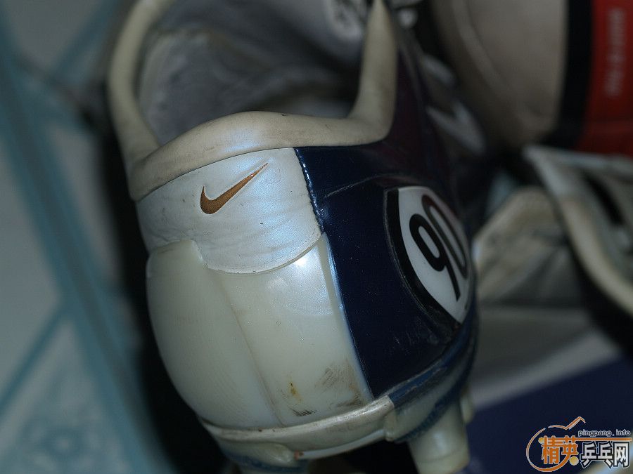 ƹ����������������𣬽�����һ�£���Ь���׽�����