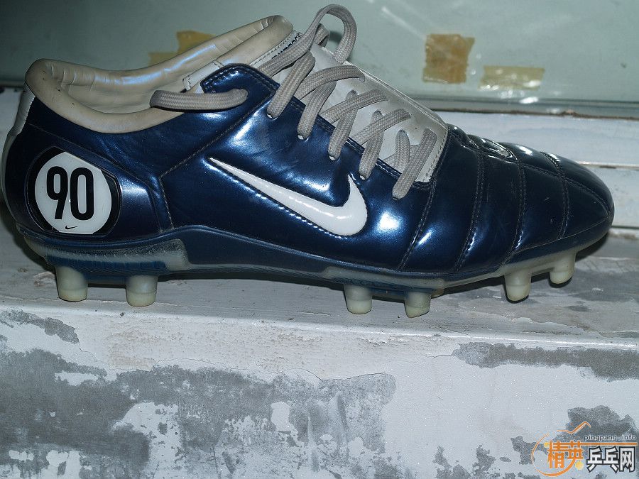 ƹ����������������𣬽�����һ�£���Ь���׽�����