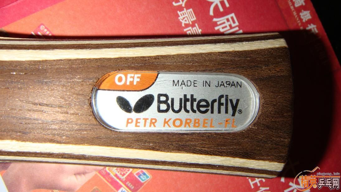 [����]Ϊ���ҵĺ����Ʊ������ĵװ� �ֱ��ײ��ı����Ǻ�ɫ�� ���ϵĶ�����ɫ���أ�