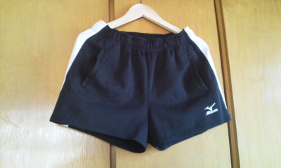 ��������170�ģ����ϵĶ��䣬�ٳ���������Ũ�Ķ̿㡣