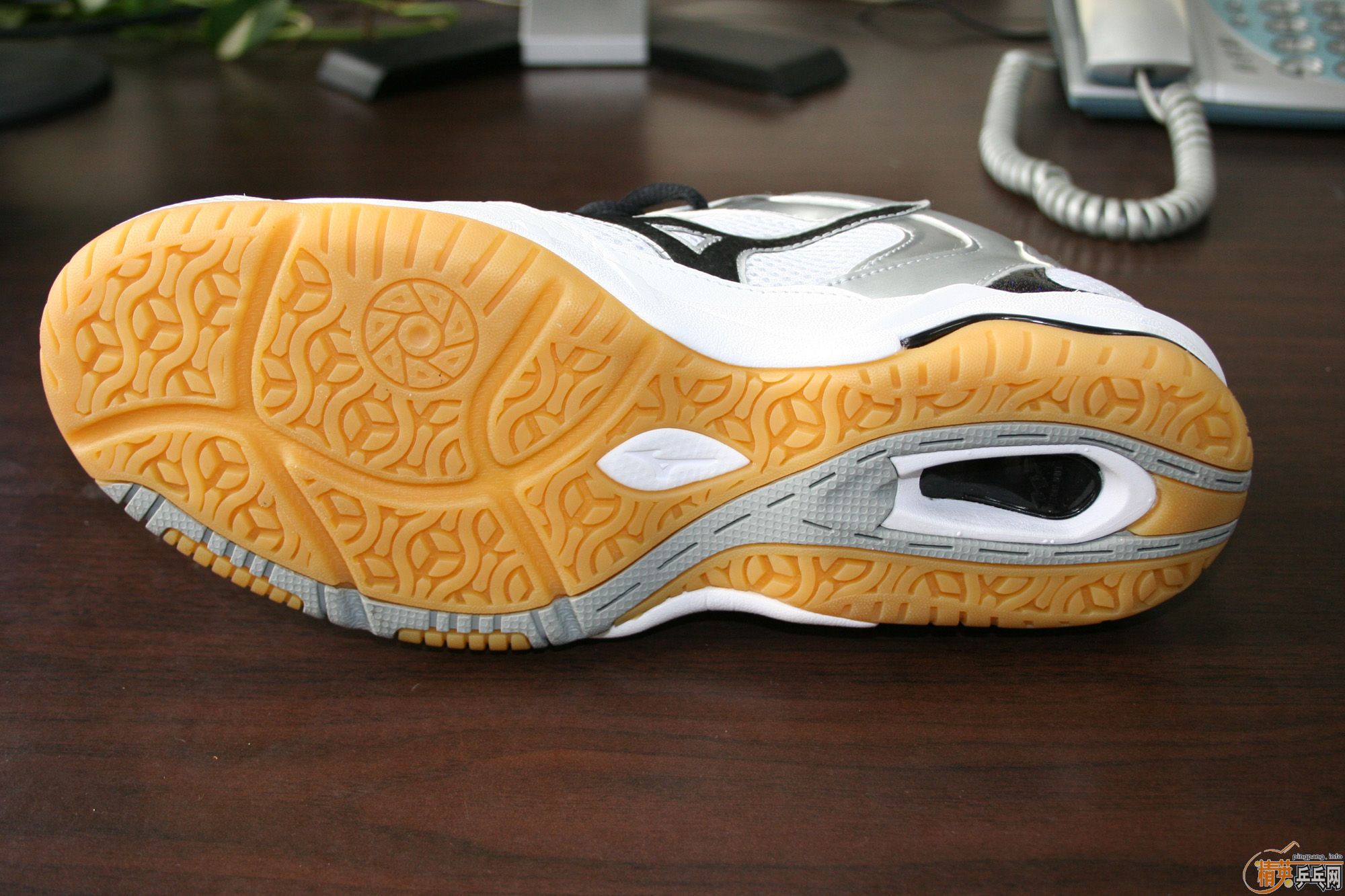 260Ԫ������ ������Ũ ��Ь 26.5CM