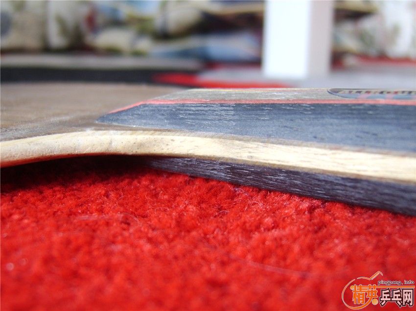 ������ʧɫ������ĳλ���ѽ�������������������ԭͼ�ĶԱȣ������������