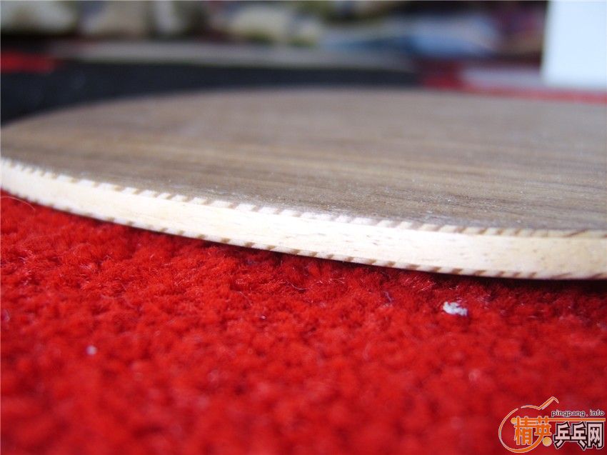 ������ʧɫ������ĳλ���ѽ�������������������ԭͼ�ĶԱȣ������������