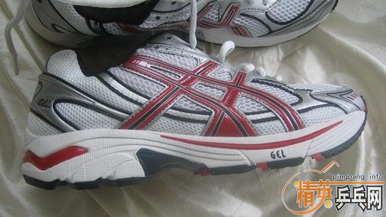 ȫ�µİ�����˹����Ь�ͳ����ձ�����Ь�����ֵĵװ�