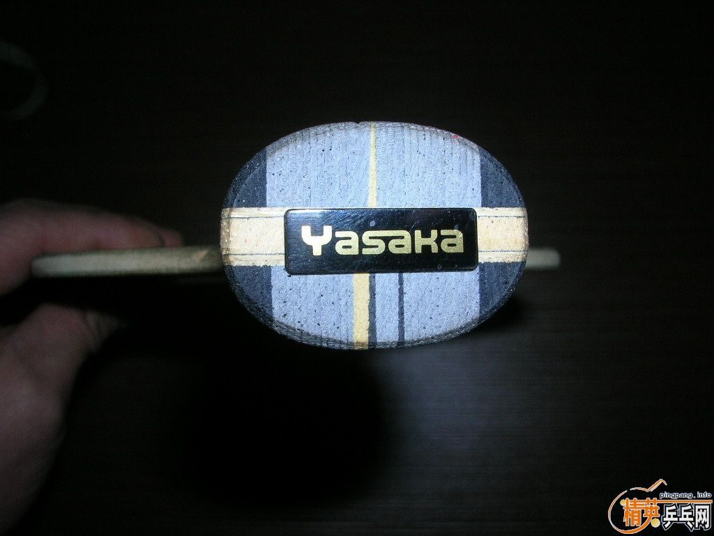 �ͼ۳���ɫ���հ���̼