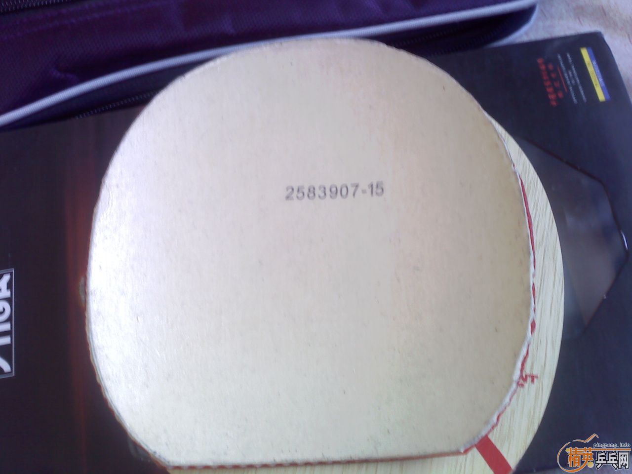 ��VIS���� ��JO �� һ���ɫ������ߺ�ɫ��¿���