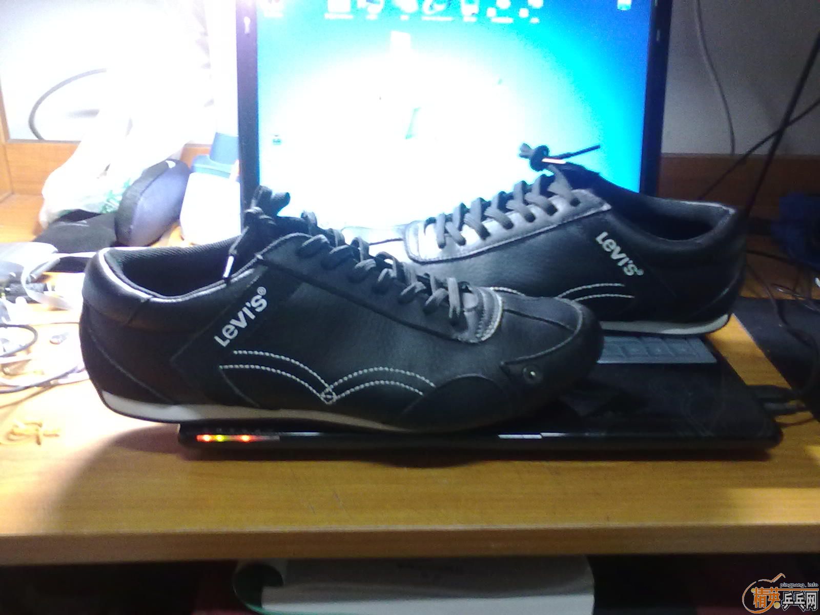 ��43����Ʒ��ά˹����ƤЬ ��һ����Ʒ�������洩�п�