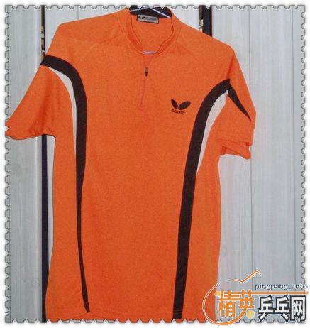 �����˶�װ��������ż���һ�׽�200Ԫ������