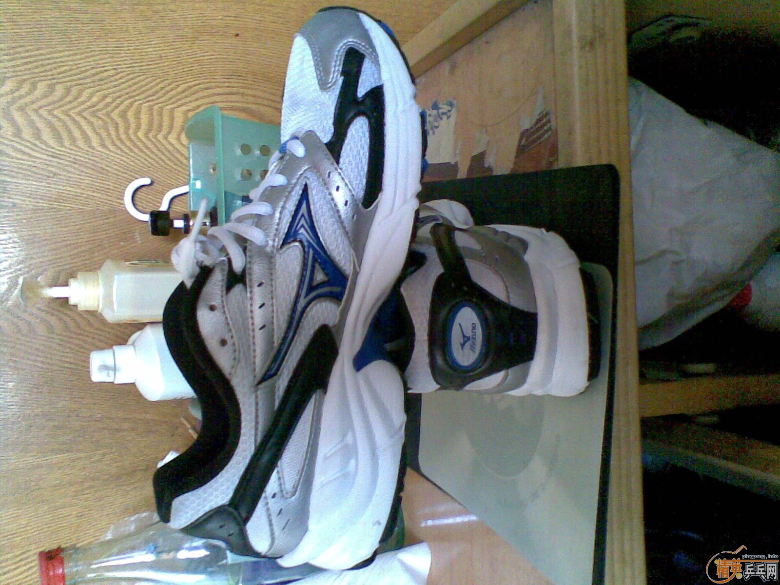 ��һ���Ϳ˵�����Ь,(ԭ��800��,500Ԫ��)��ST������.