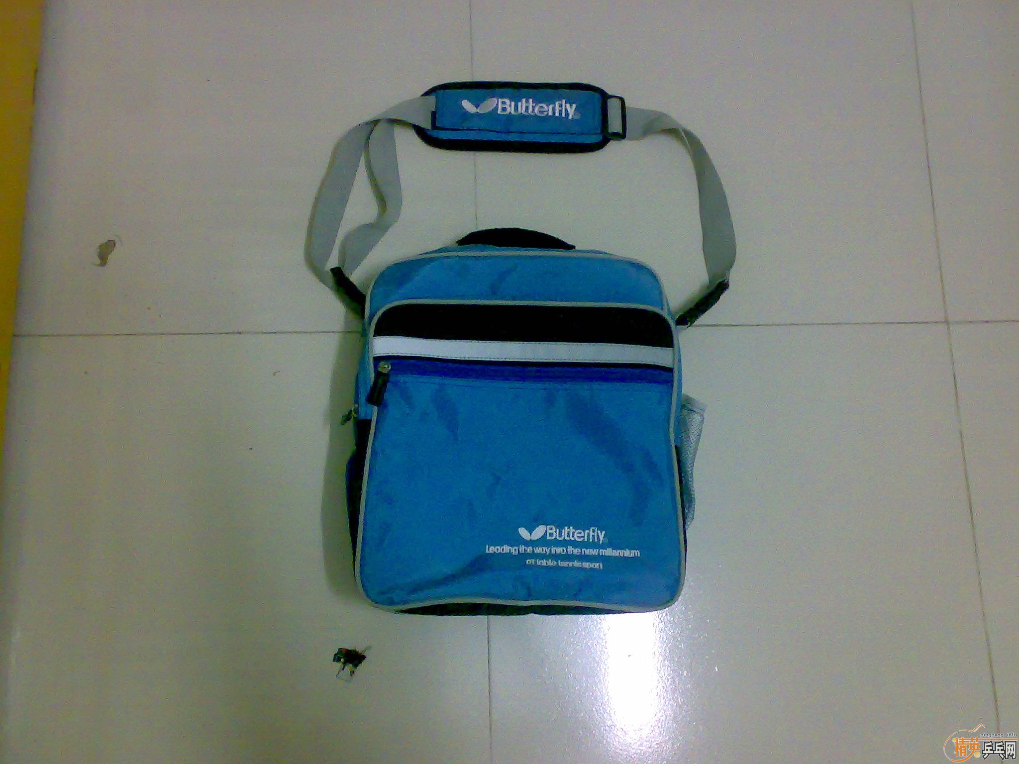 �ͼ۳�һ�����˶�����adidas�˶�����