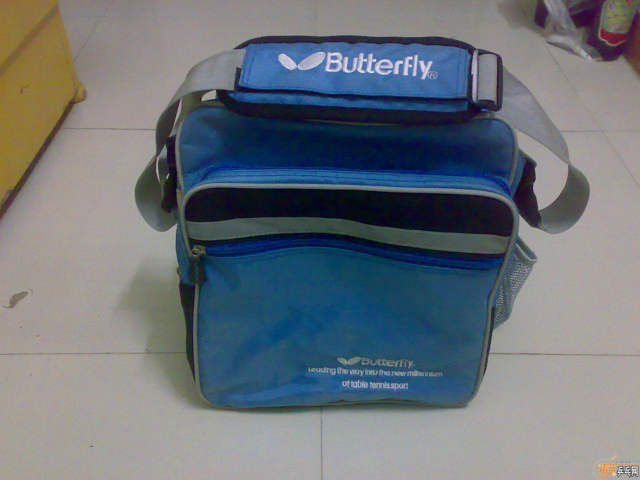 �ͼ۳�һ�����˶�����adidas�˶�����