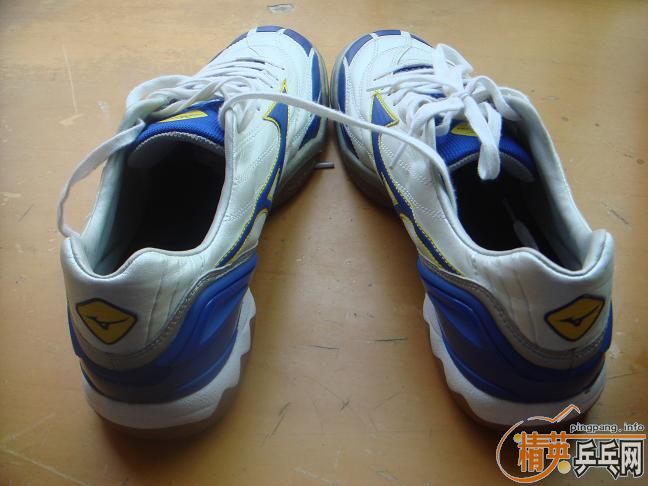 ��һ˫������Ʒ����Ũ�����ۺ�Ь