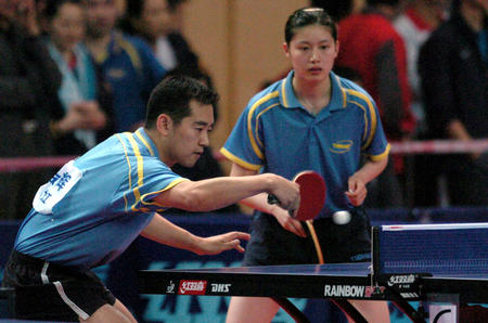 ƹ����һ��Ů����������ĵװ�