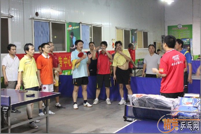 8.20��Ӣ�����ൺ�����ƹ������ֲ�������ʽ�߱�����Ƭ�ɼ���