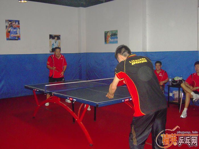 ����VS��Ӣ�������ѻ�Կ����ڶ��غϼ�ʵ