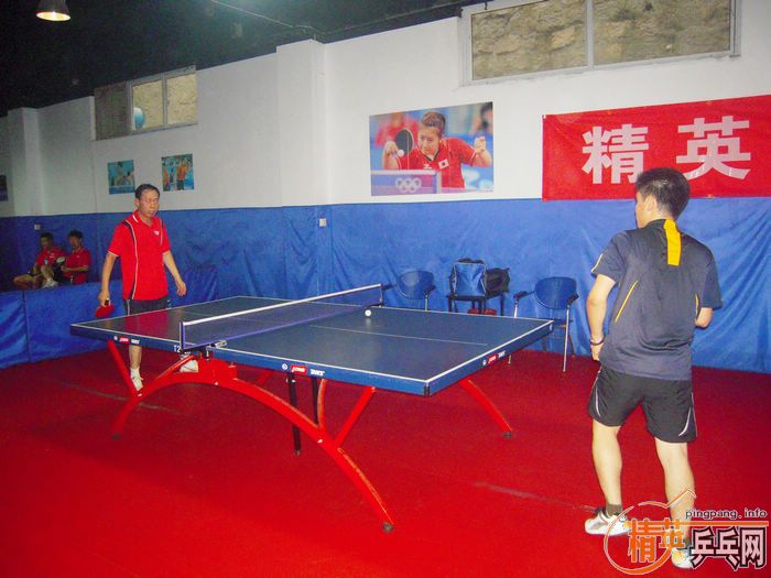 ����VS��Ӣ�������ѻ�Կ����ڶ��غϼ�ʵ