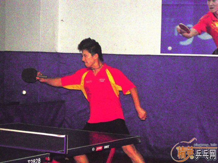 ����VS��Ӣ�������ѻ�Կ����ڶ��غϼ�ʵ