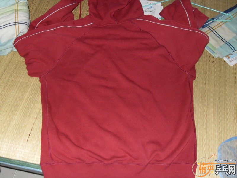 �����Ϳ˺�ɫ��������ñ�������ܴ��ֱ��