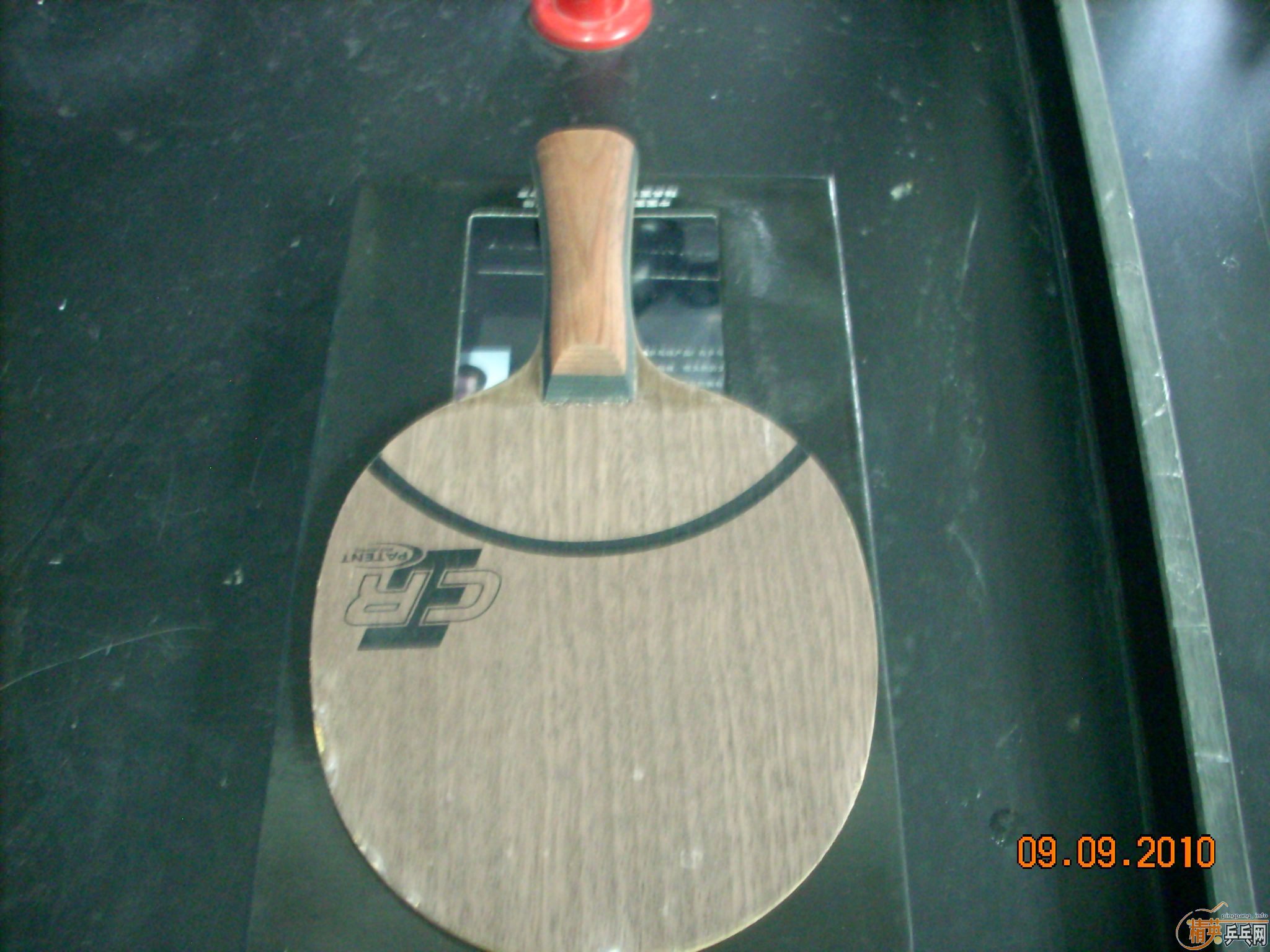 ���ֻƱ�OC-CR��FL����Լ87g,��Լ5.5mm,��һƬ�л���ͣ���ɫ��