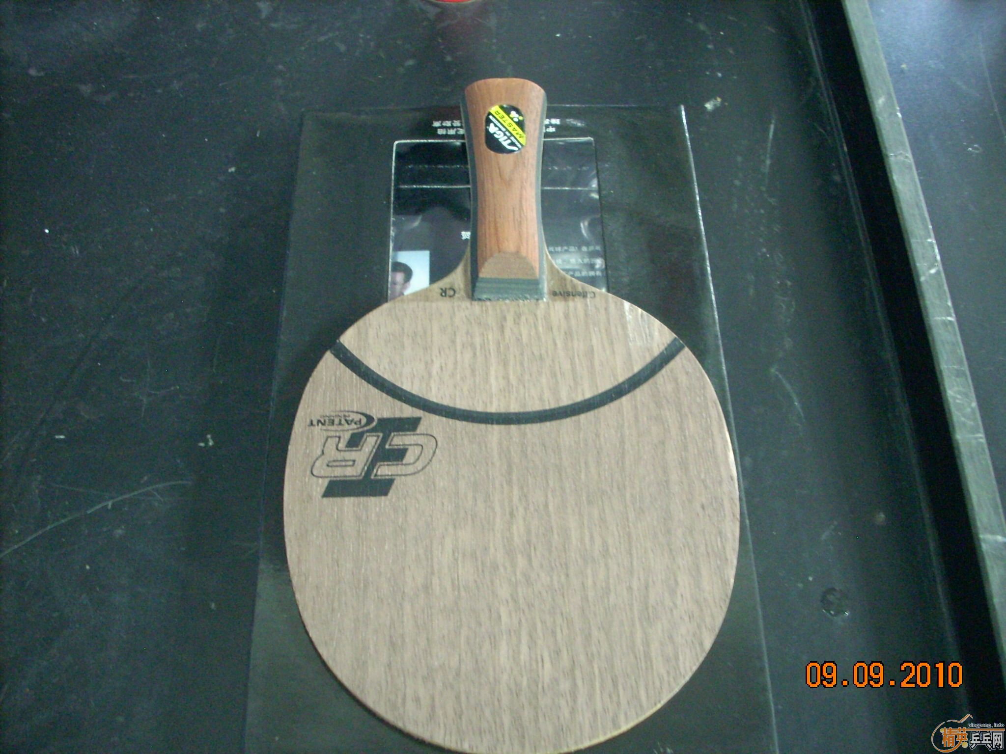 ���ֻƱ�OC-CR��FL����Լ87g,��Լ5.5mm,��һƬ�л���ͣ���ɫ��