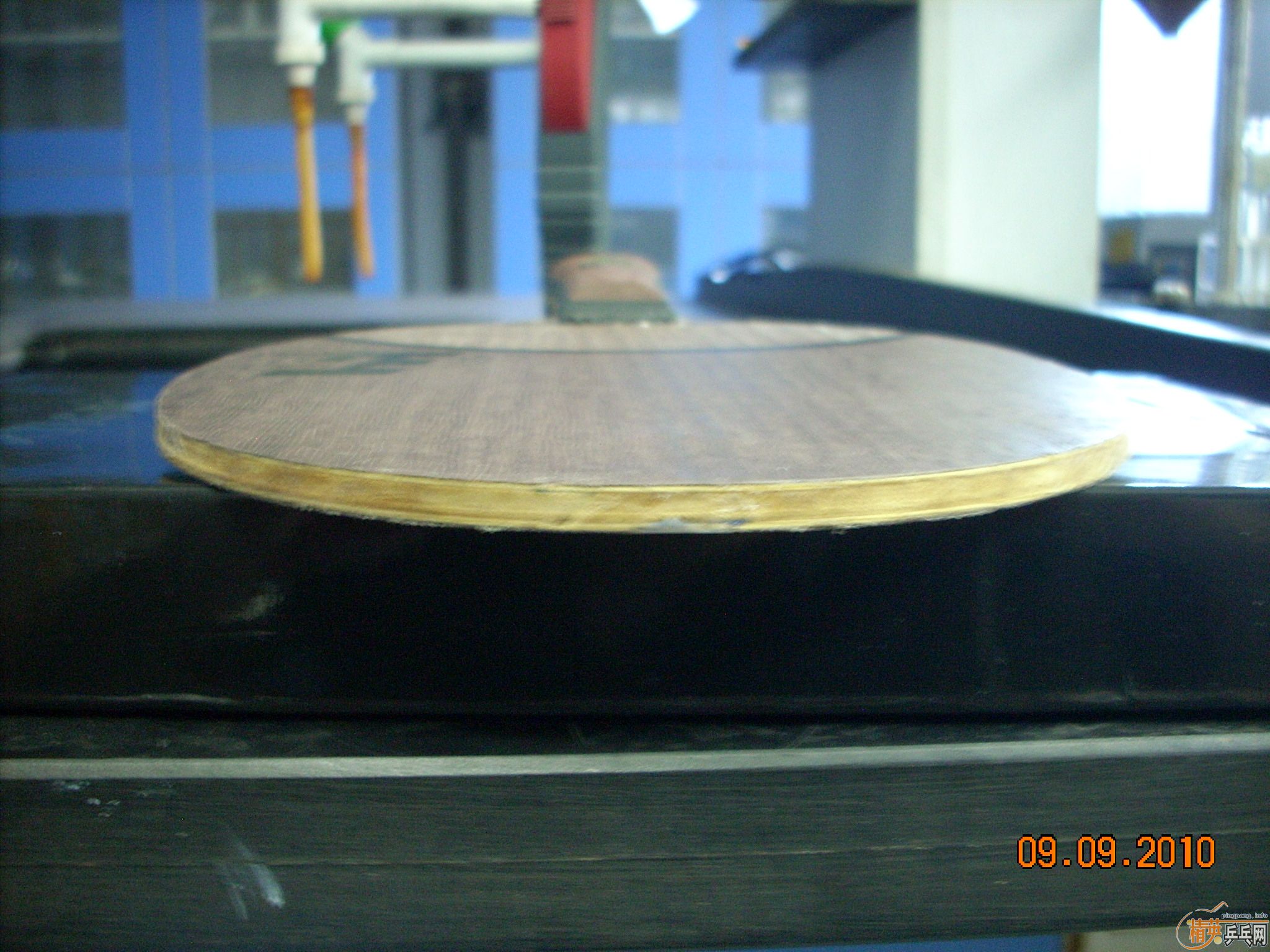 ���ֻƱ�OC-CR��FL����Լ87g,��Լ5.5mm,��һƬ�л���ͣ���ɫ��