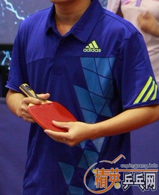 ��Ѫ����ADIDASƹ�����һ��