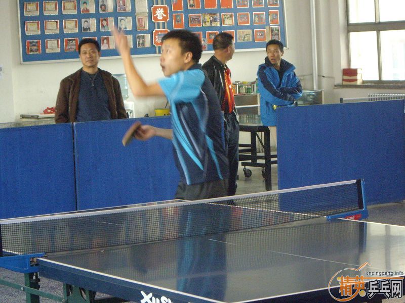 �������Ʊ�����ԭ��Ӣ���ǶӶ�Ա����Ⱥ�ѷ���һ