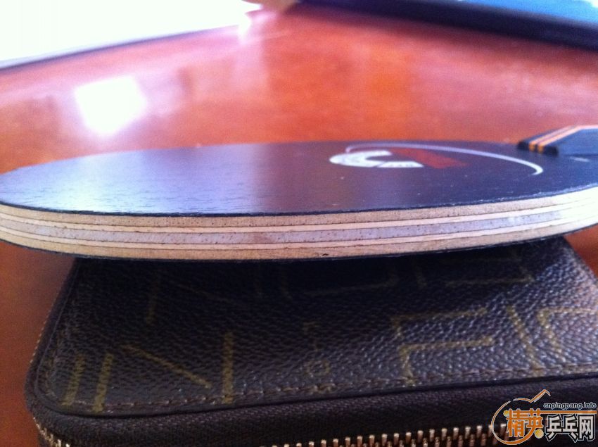 ͦ�κ�ɫ��ը����ͨ������