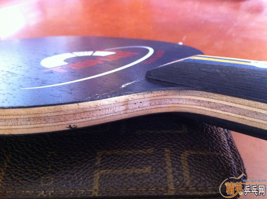 ͦ�κ�ɫ��ը����ͨ������