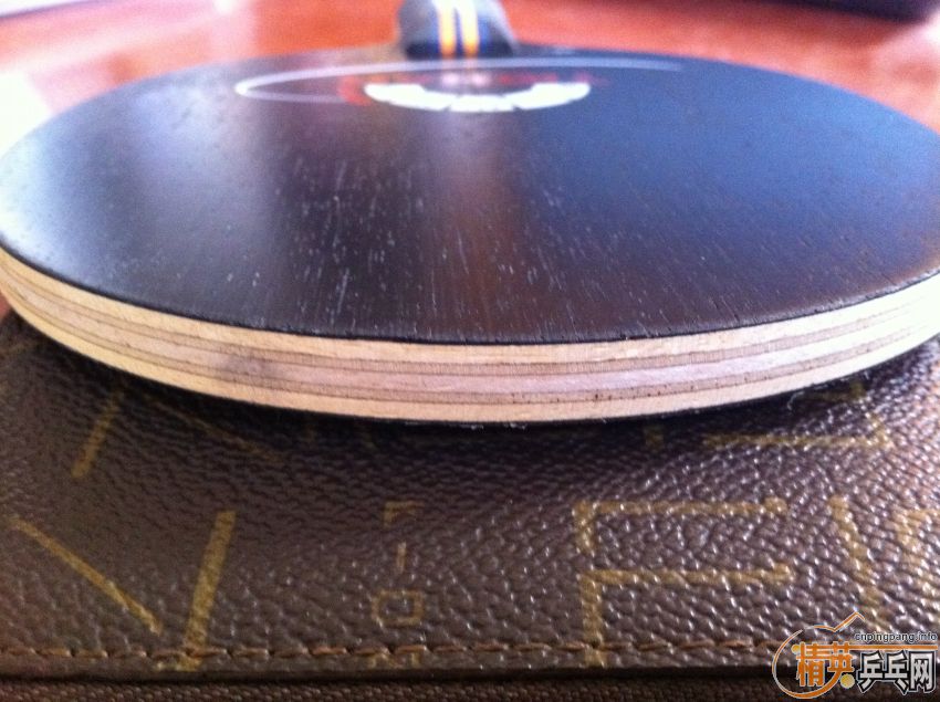 ͦ�κ�ɫ��ը����ͨ������