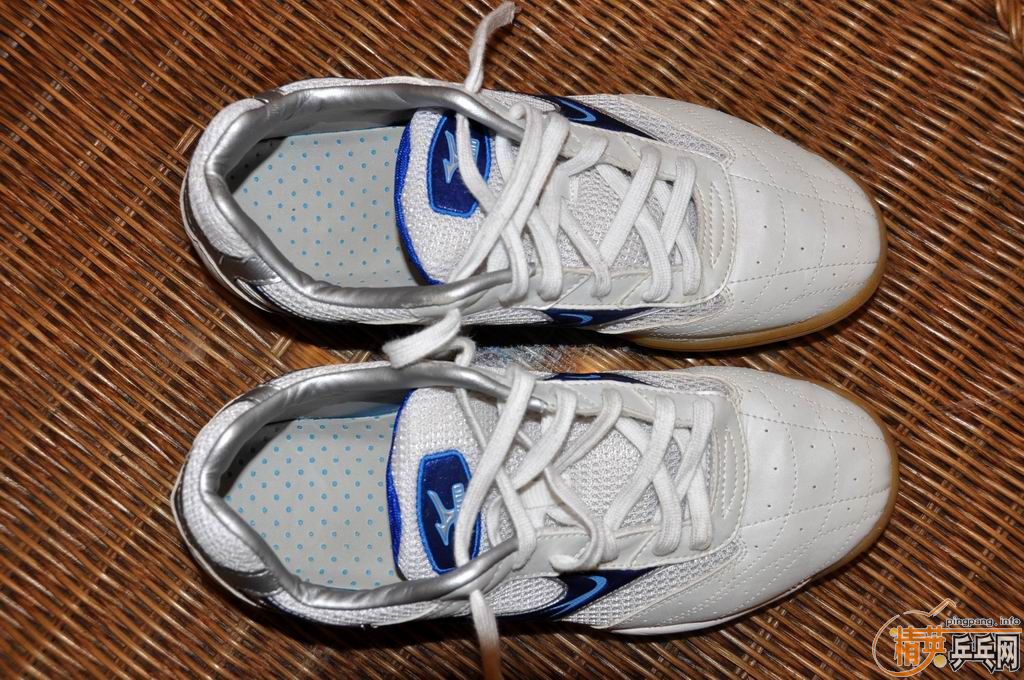 ����һ˫��Ь��