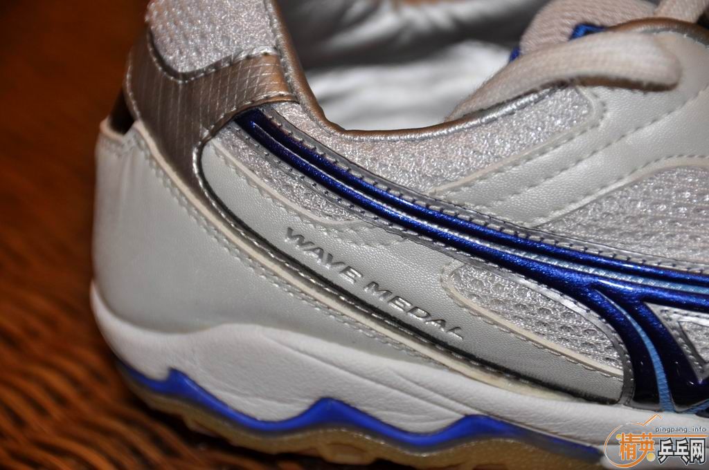 ����һ˫��Ь��