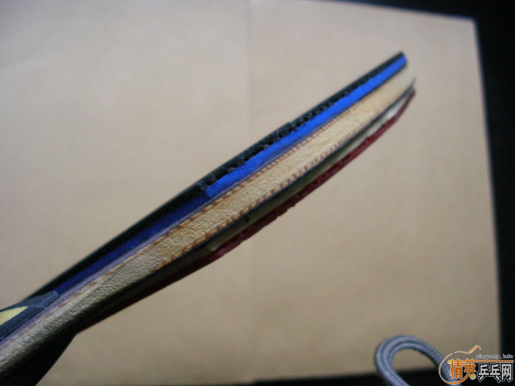 ��һ�����Ӿ���ֱ���һ�ź�ɫ����