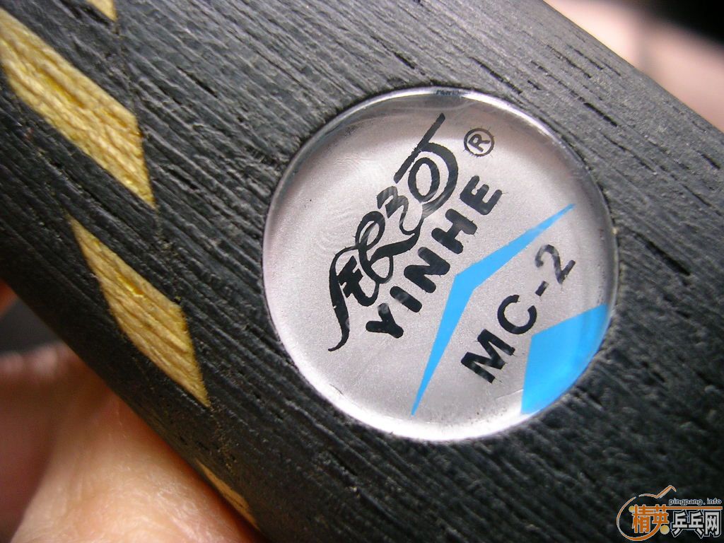 ��һ�����Ӿ���ֱ���һ�ź�ɫ����