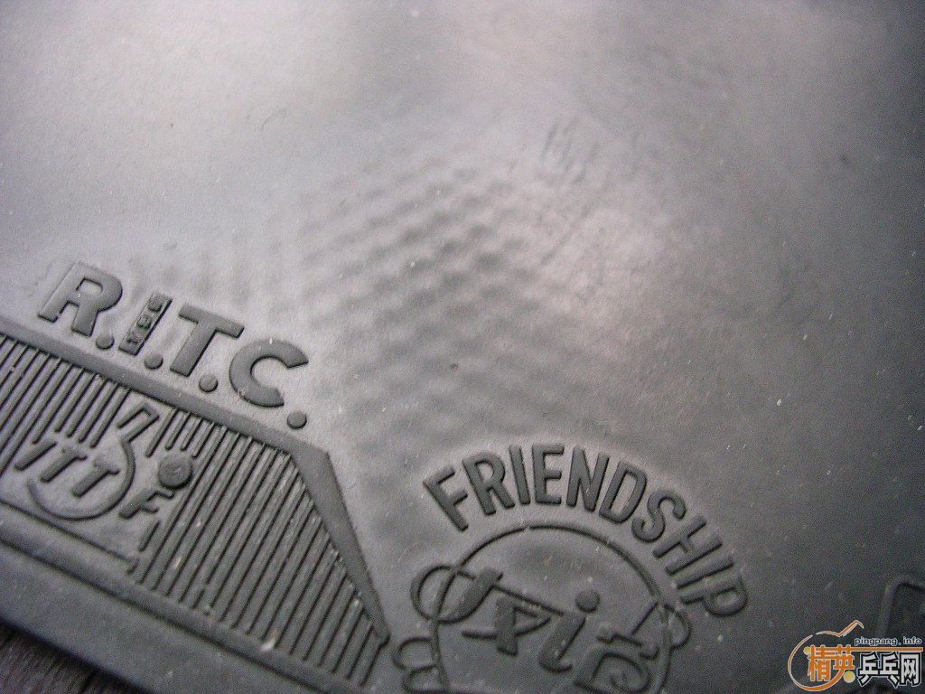 ��һ�����Ӿ���ֱ���һ�ź�ɫ����