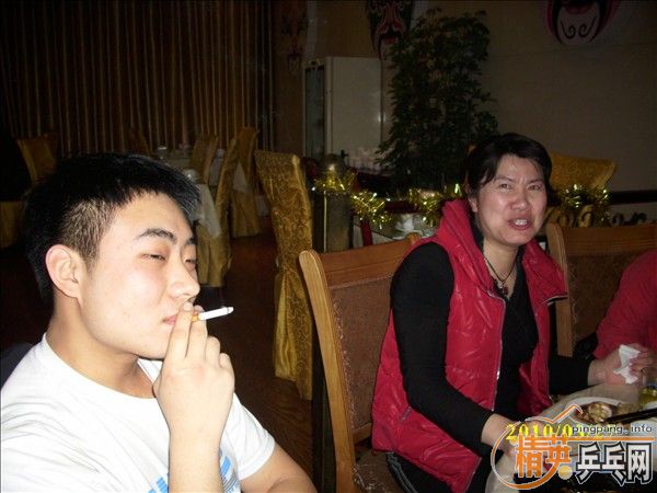 hE9JyZM8.jpg