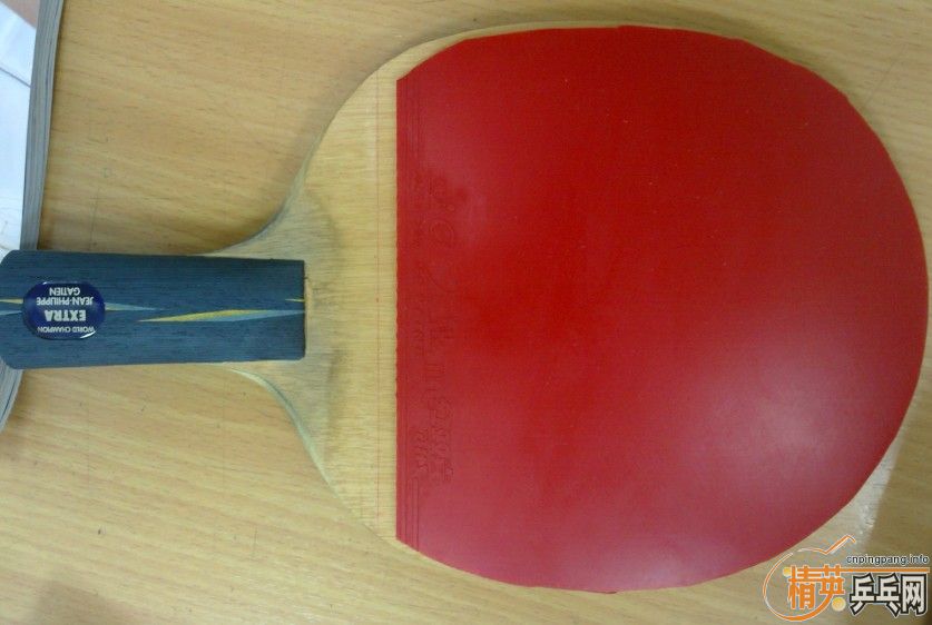 һ��ֱ�����ְ��º�ɫ39��������һ��ֻ�����εķ���������ɫ�գƣ�