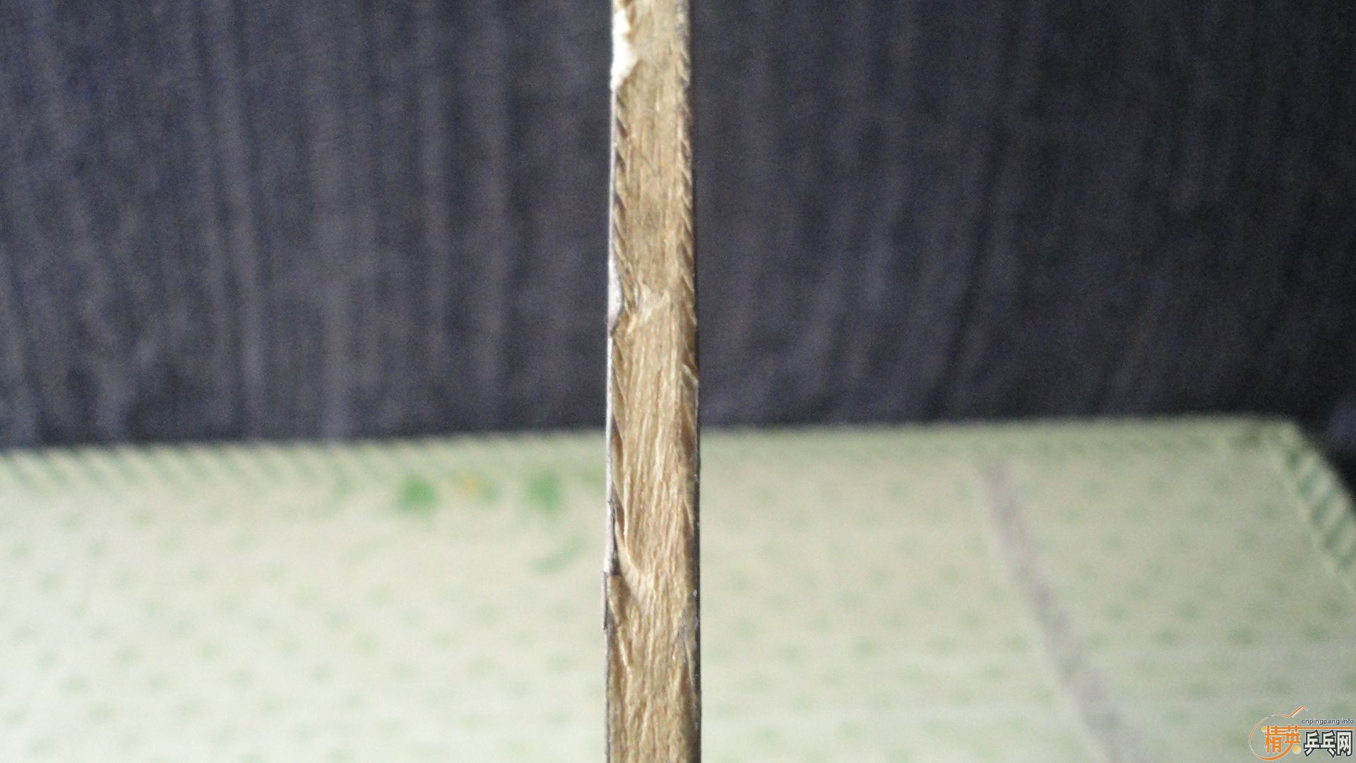 ����OC����ɫ���Ĵ�ľ��