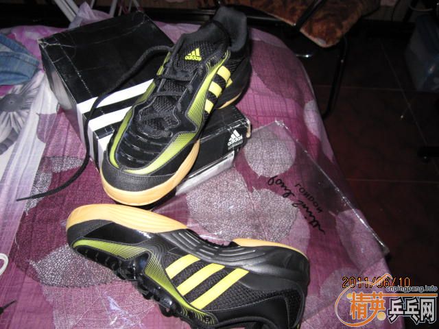 �� adidas ƹ����Ь 42 2/3��   270����ͨ