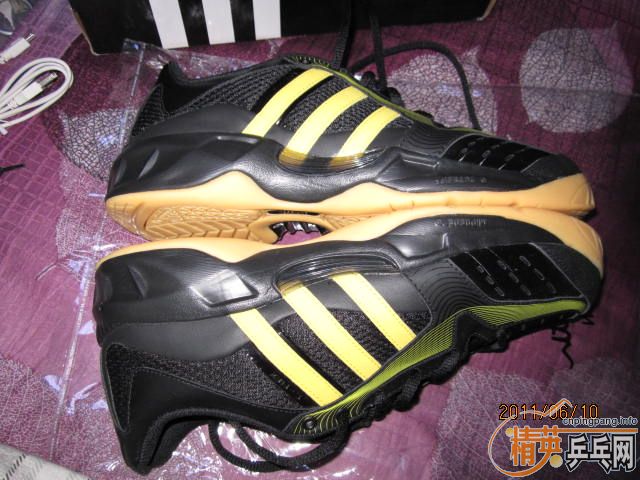 �� adidas ƹ����Ь 42 2/3��   270����ͨ