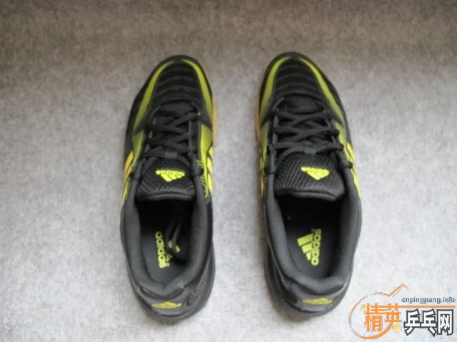 �� adidas ƹ����Ь 42 2/3��   270����ͨ